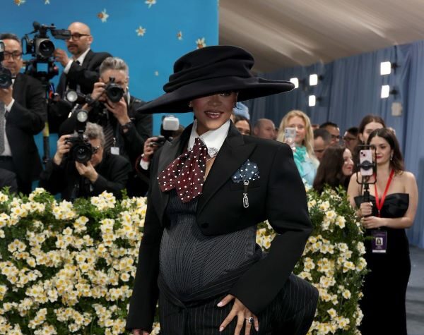 Rihanna- Pregnant